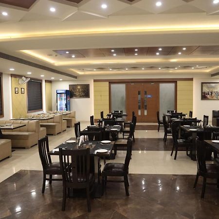 Hotel La Pearl Naiapura 외부 사진