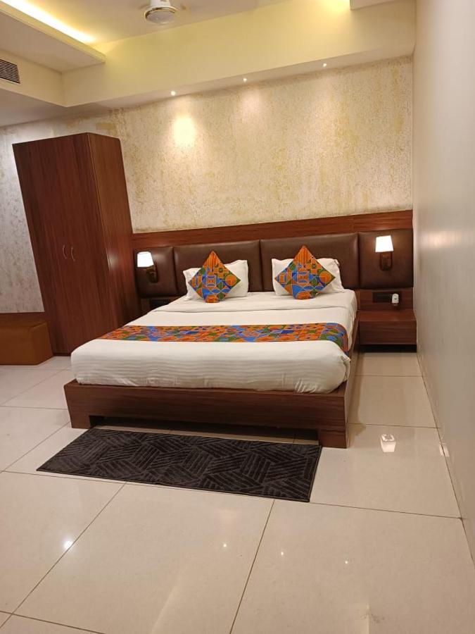 Hotel La Pearl Naiapura 외부 사진