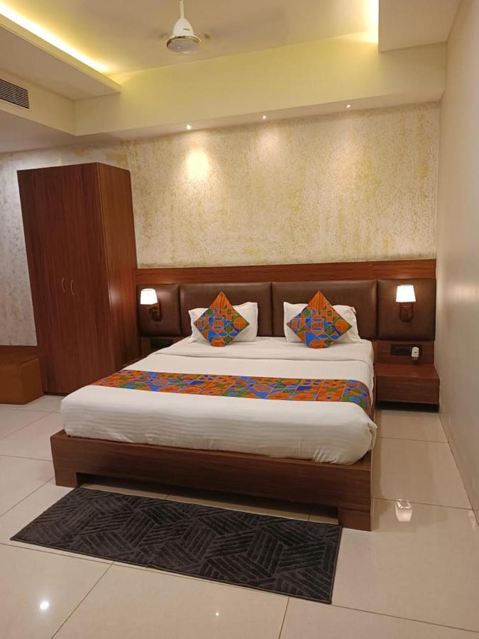 Hotel La Pearl Naiapura 외부 사진